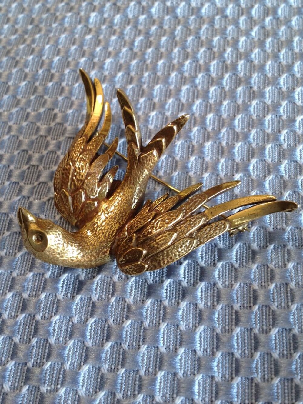 Vintage Zentall Signed Swallow Gold Tone Metal Bird Brooch Pin